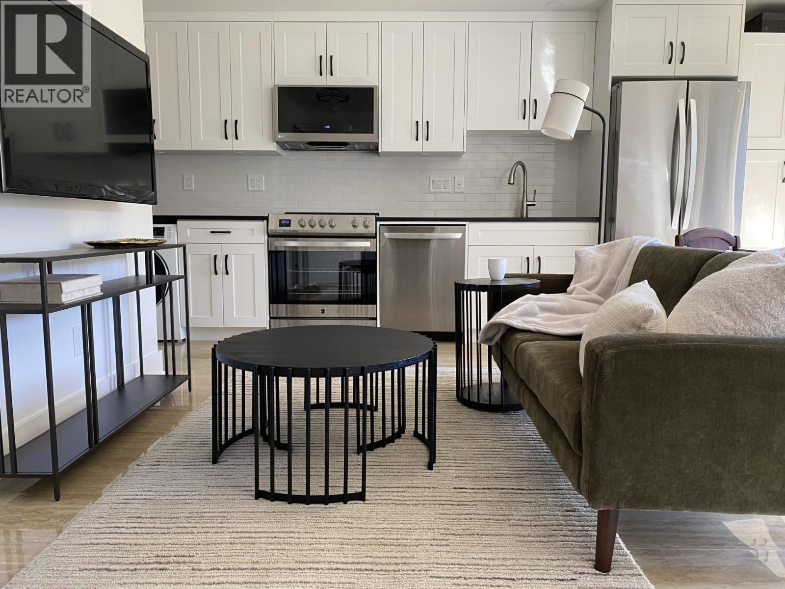 Basement Suite 7986 ROSEWOOD STREET, burnaby, British Columbia