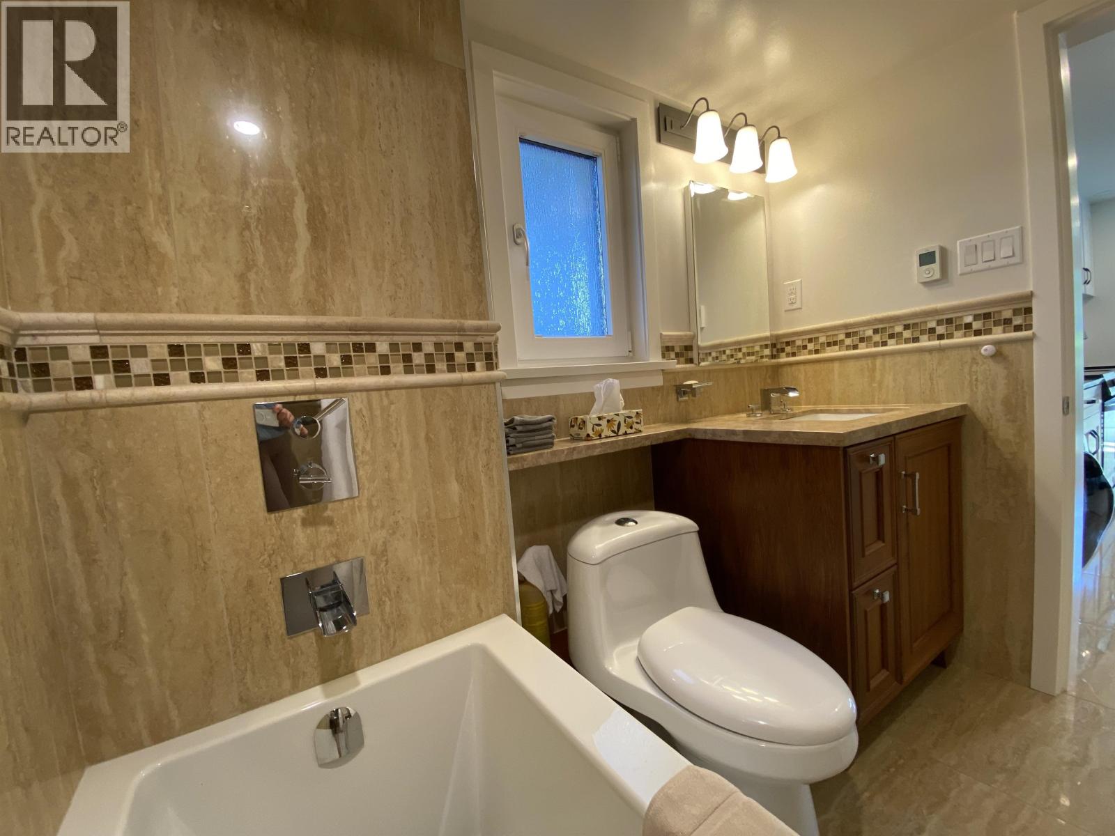 Basement Suite 7986 Rosewood Street, Burnaby, British Columbia  V5E 2H3 - Photo 6 - R3064146