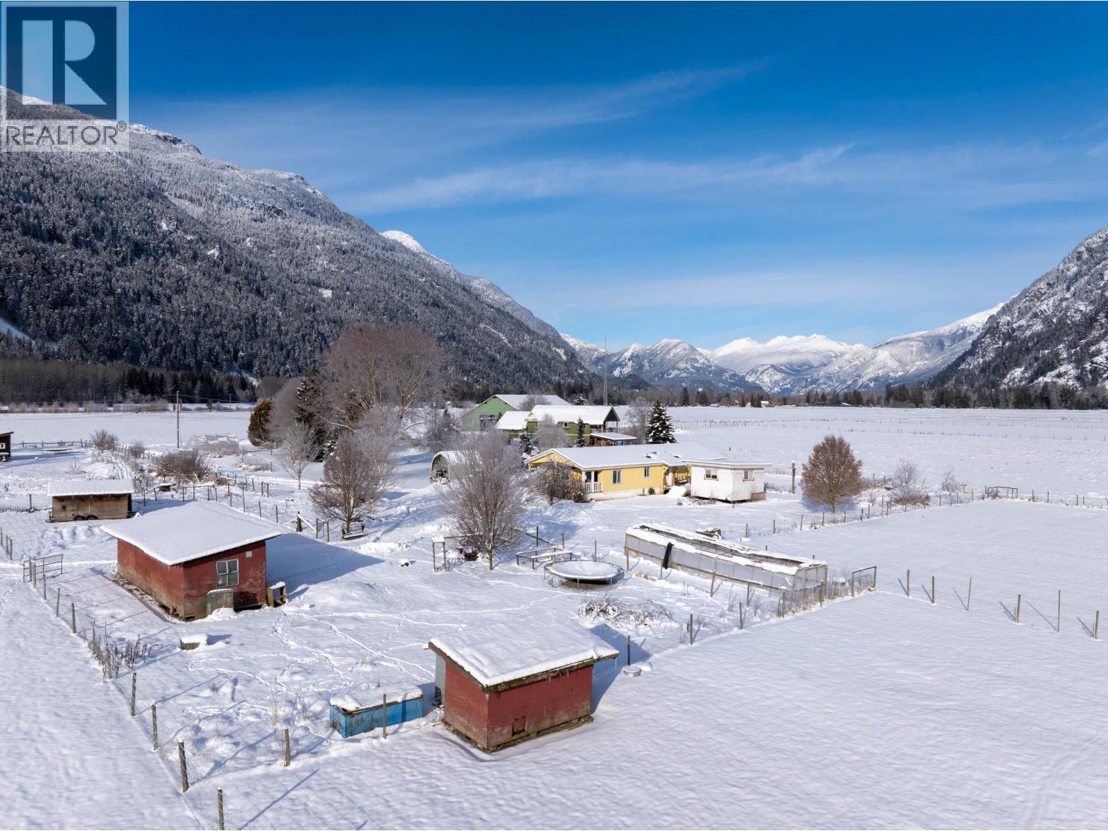 899 Erickson Road, Pemberton, British Columbia  V0N 2L2 - Photo 34 - R3045933