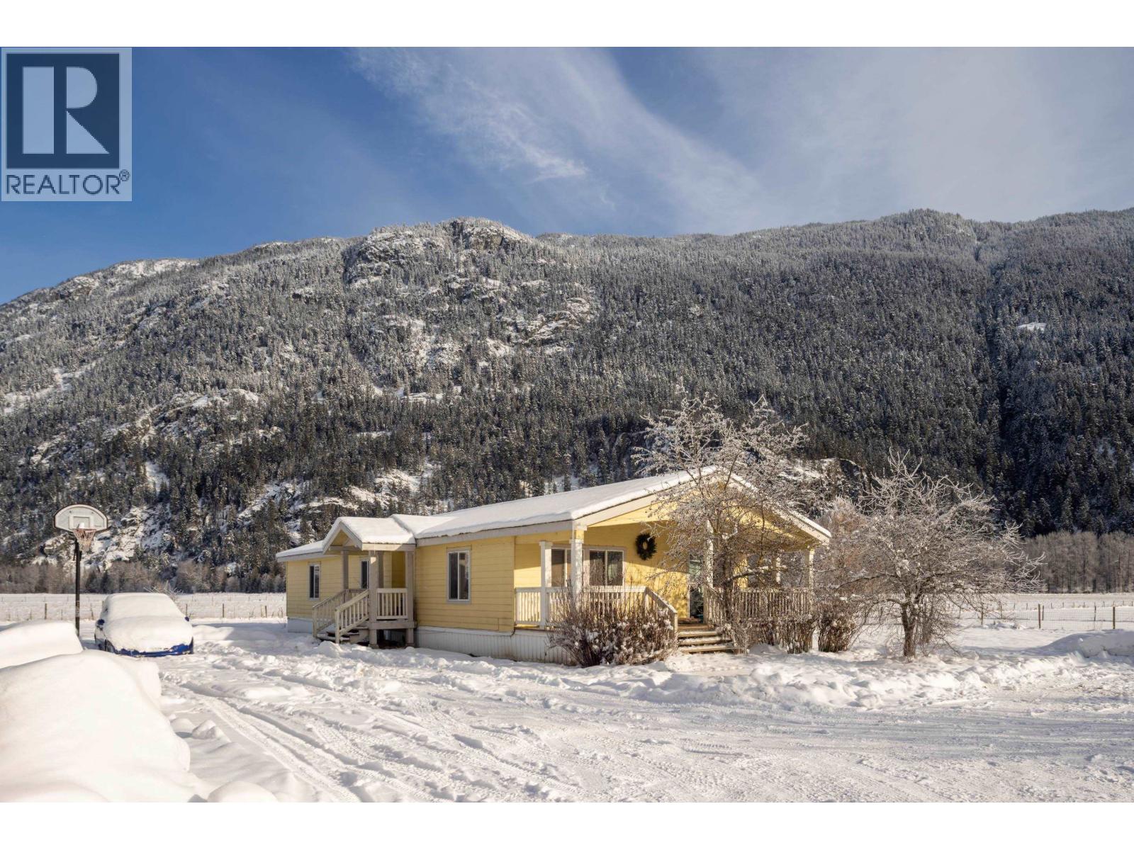 899 Erickson Road, Pemberton, British Columbia  V0N 2L2 - Photo 24 - R3045933