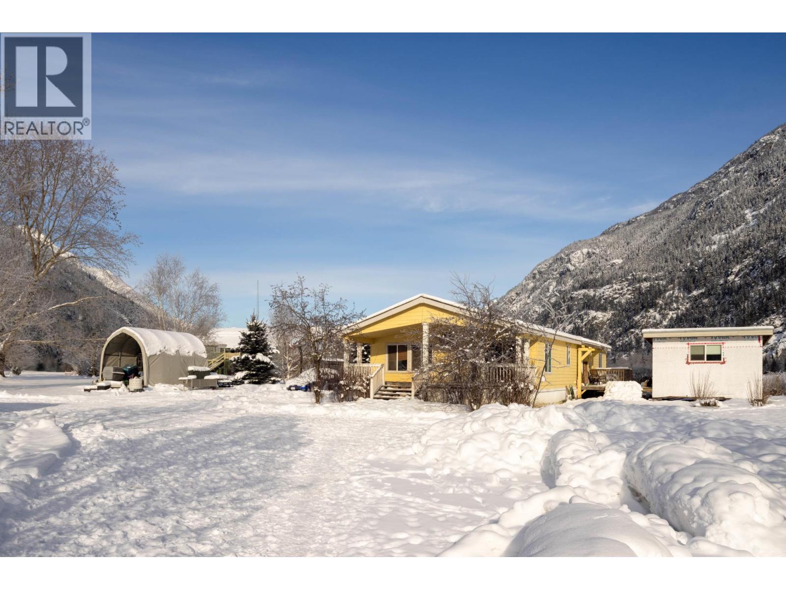 899 Erickson Road, Pemberton, British Columbia  V0N 2L2 - Photo 27 - R3045933