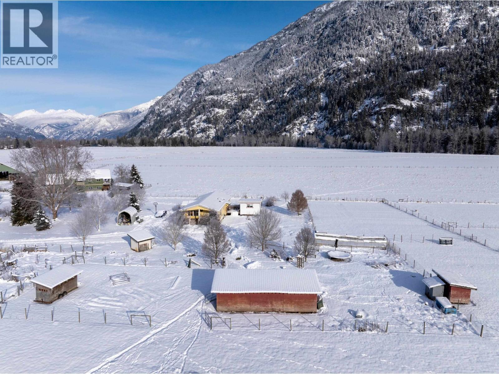 899 Erickson Road, Pemberton, British Columbia  V0N 2L2 - Photo 37 - R3045933