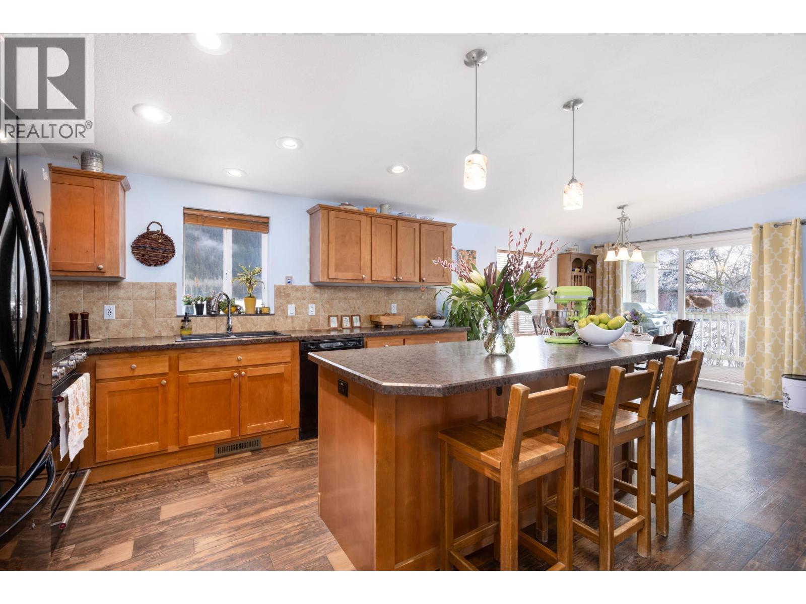 899 Erickson Road, Pemberton, British Columbia  V0N 2L2 - Photo 8 - R3045933