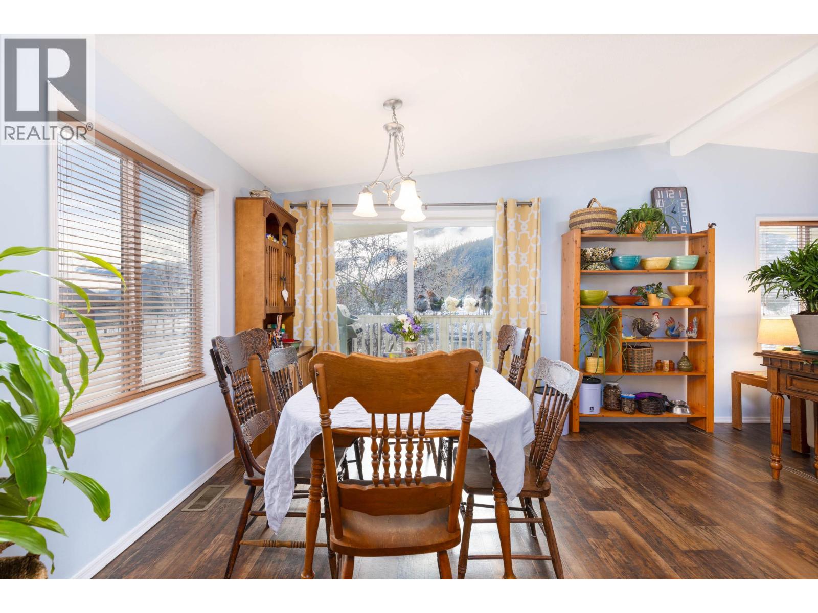 899 Erickson Road, Pemberton, British Columbia  V0N 2L2 - Photo 10 - R3045933