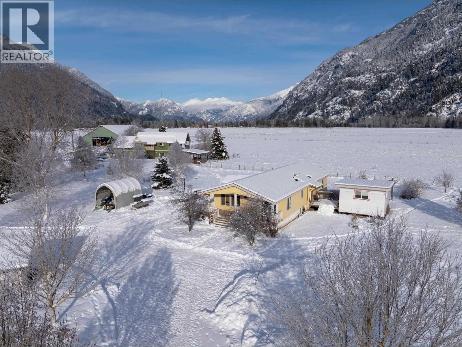 899 Erickson Road, Pemberton, British Columbia  V0N 2L2 - Photo 31 - R3045933
