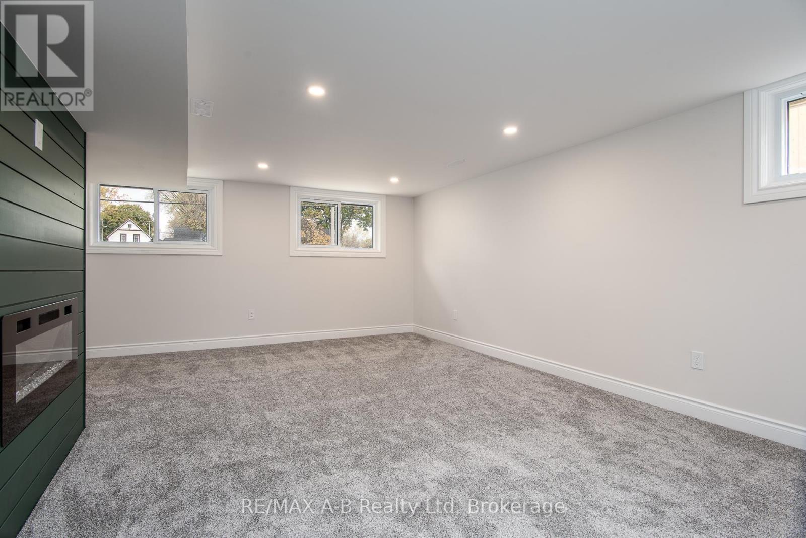 149 Norfolk Street, Stratford, Ontario  N5A 3Y7 - Photo 35 - X12504666