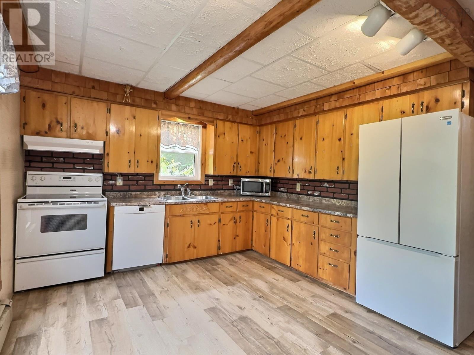 401 2 Highway, Brookfield, Nova Scotia  B0N 1C0 - Photo 2 - 202523533