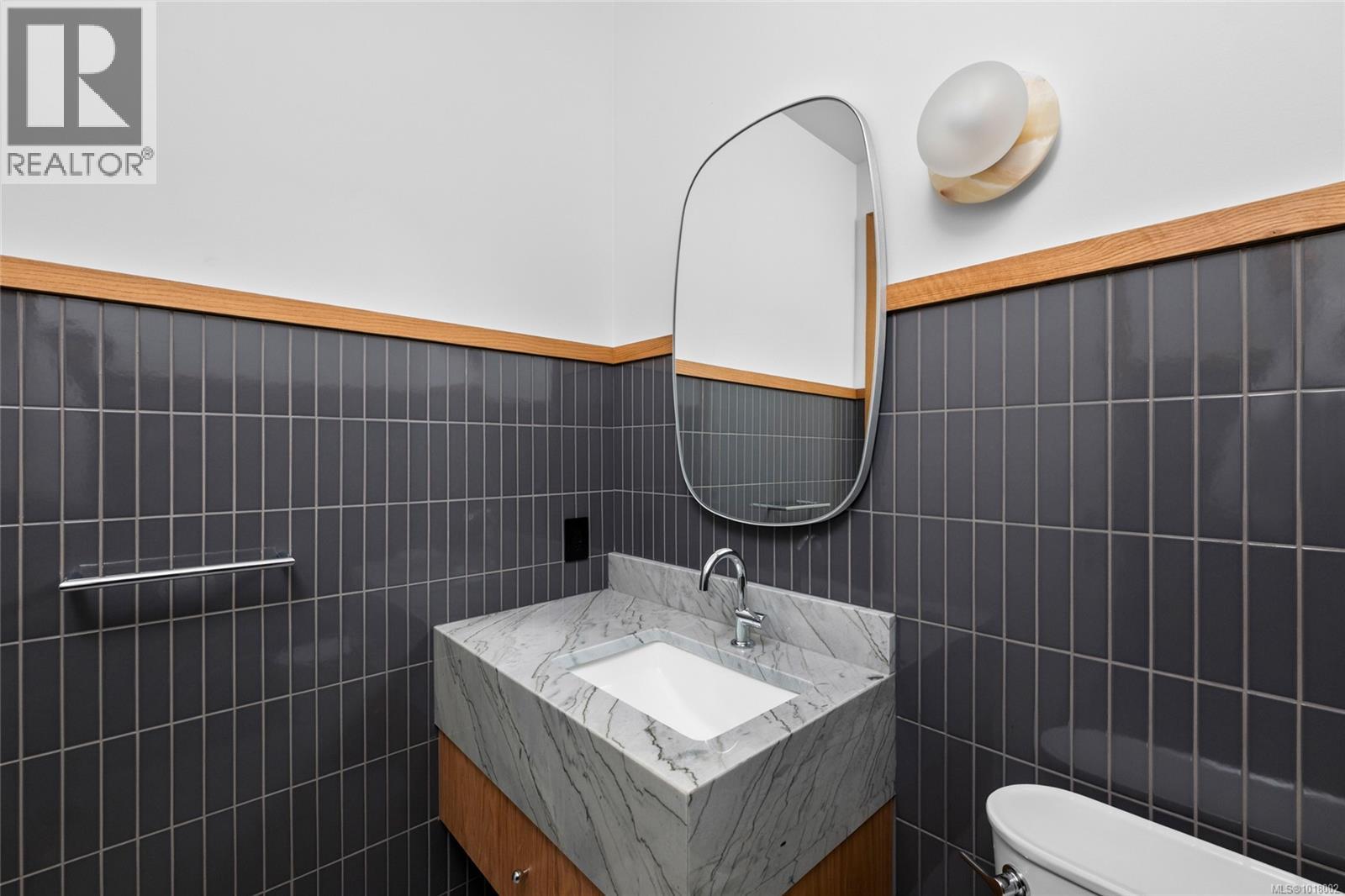 4570 Bissenden Pl, Saanich, British Columbia  V8N 3K4 - Photo 51 - 1018002