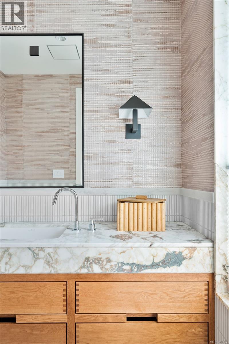 4570 Bissenden Pl, Saanich, British Columbia  V8N 3K4 - Photo 41 - 1018002