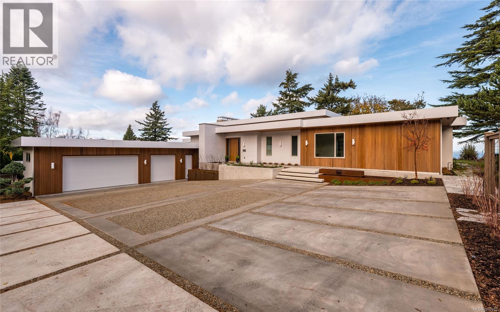 4570 Bissenden Pl, Saanich, British Columbia  V8N 3K4 - Photo 62 - 1018002