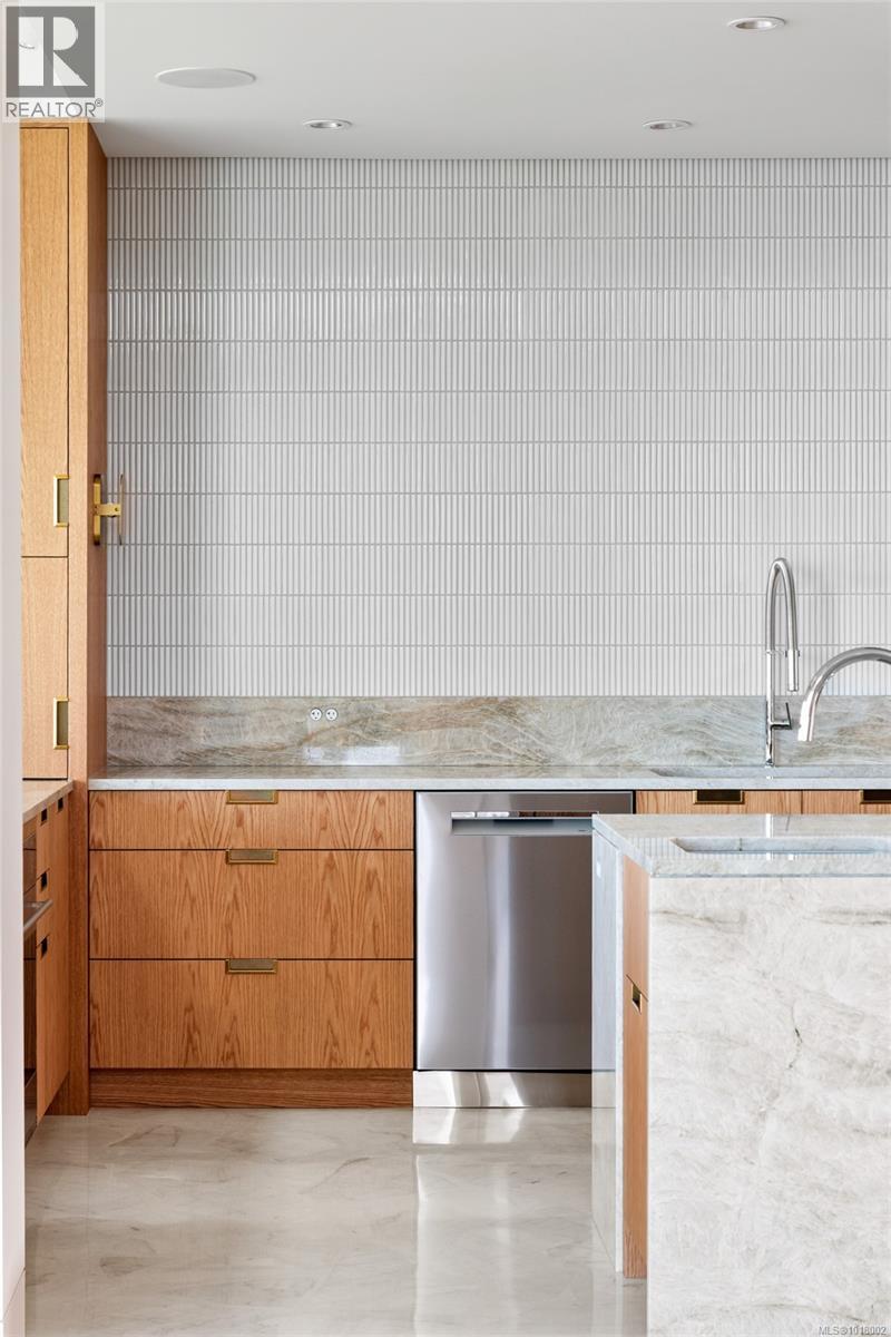 4570 Bissenden Pl, Saanich, British Columbia  V8N 3K4 - Photo 14 - 1018002