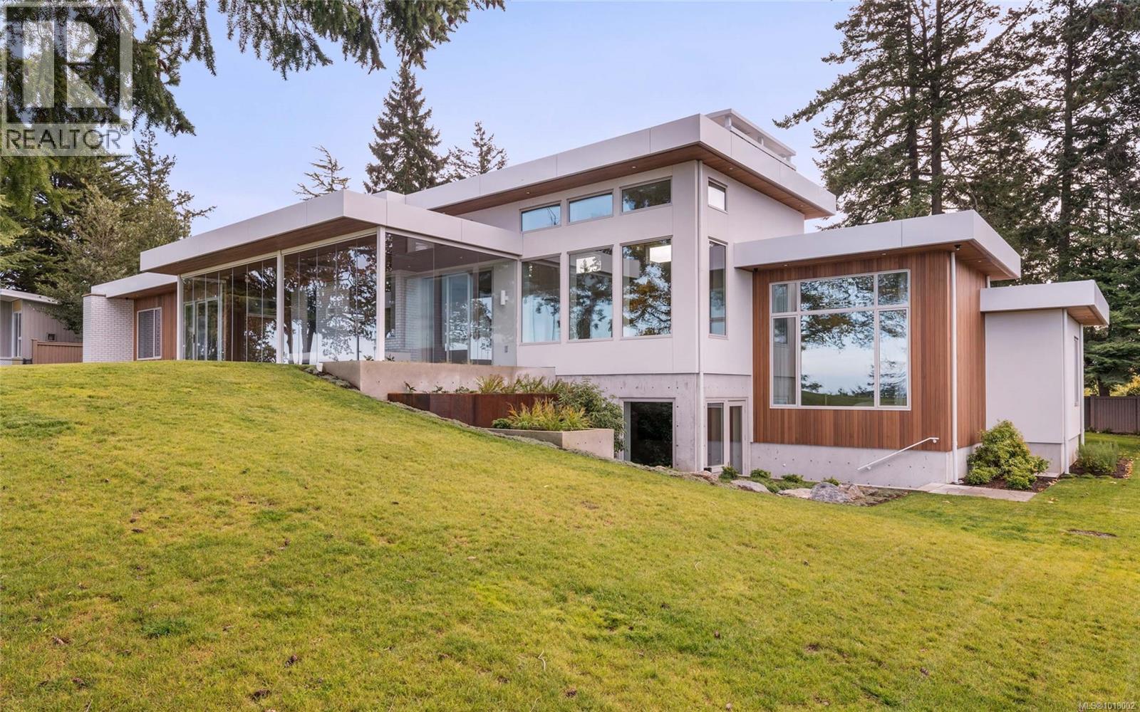 4570 Bissenden Pl, Saanich, British Columbia  V8N 3K4 - Photo 67 - 1018002