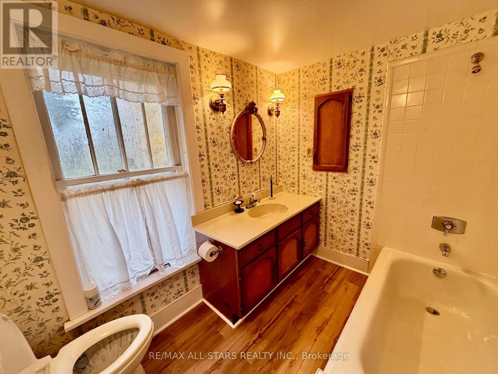 15820 Warden Avenue, Whitchurch-Stouffville, Ontario  L4A 2V6 - Photo 18 - N12497398