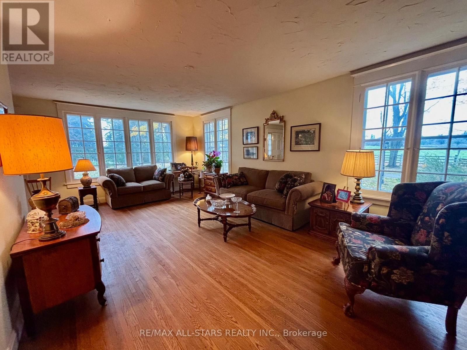 15820 Warden Avenue, Whitchurch-Stouffville, Ontario  L4A 2V6 - Photo 15 - N12497398