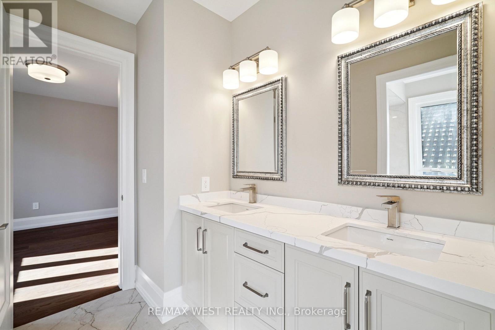 29 W Dykie Court, Bradford West Gwillimbury (Bradford), Ontario  L3Z 0Y1 - Photo 19 - N12504628