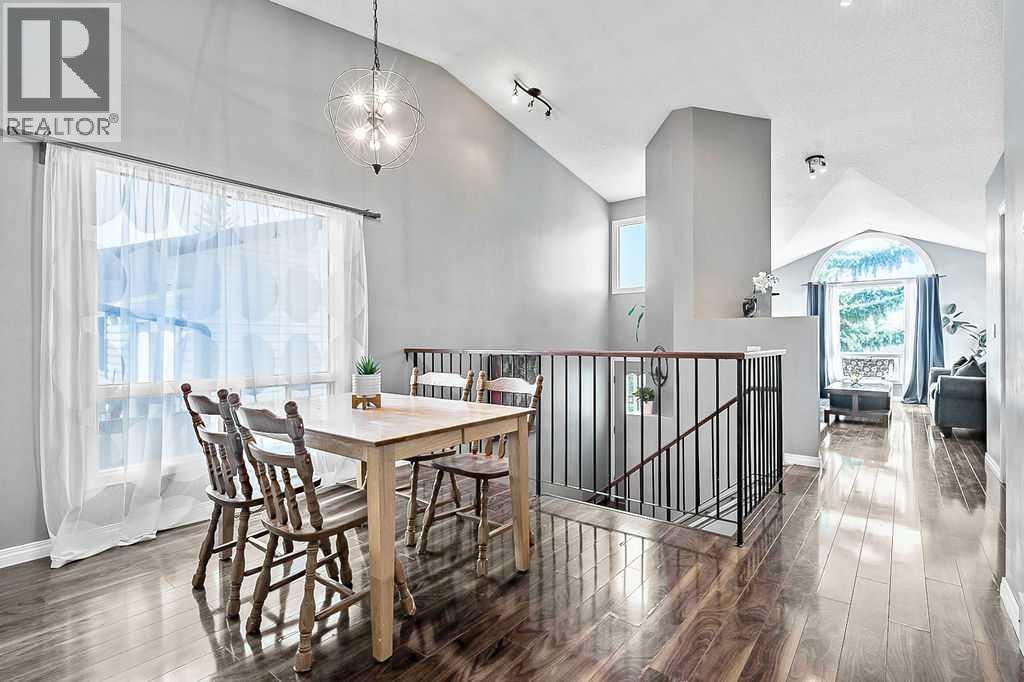 637 Strathcona Drive Sw, Calgary, Alberta  T3H 1K6 - Photo 6 - A2263882