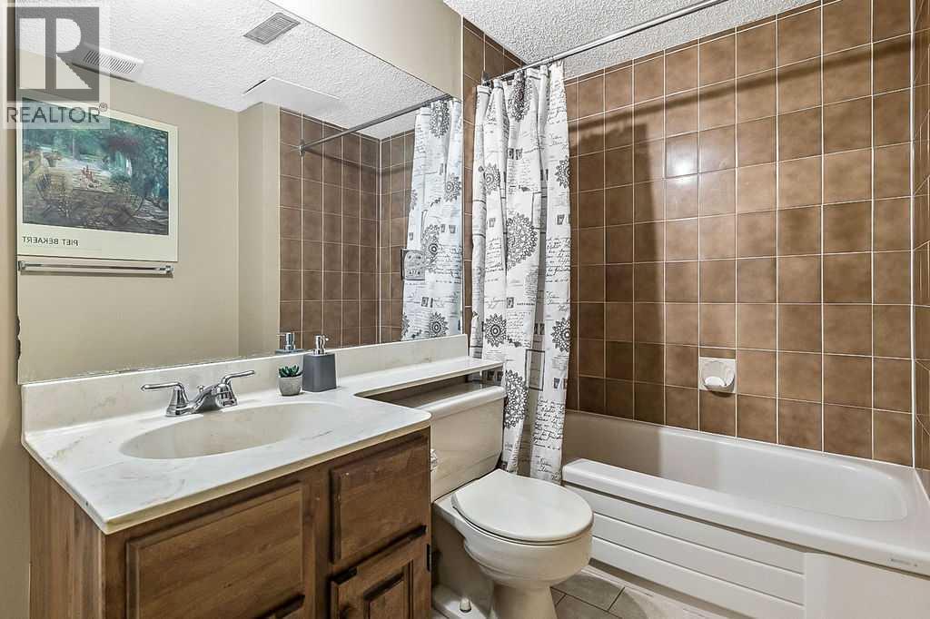 637 Strathcona Drive Sw, Calgary, Alberta  T3H 1K6 - Photo 29 - A2263882