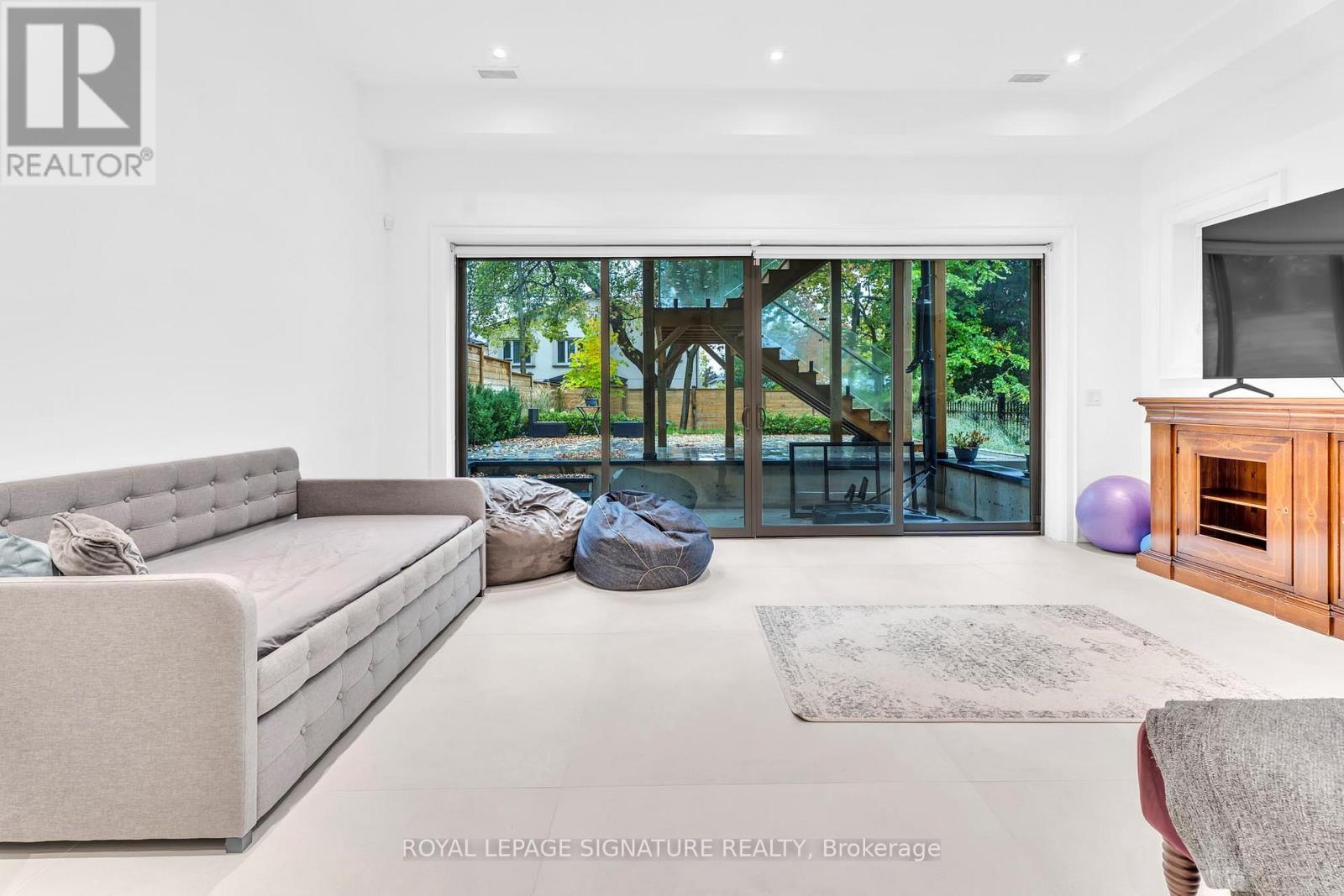 171 Elmwood Avenue, Toronto, Ontario  M2N 3M3 - Photo 18 - C12504954