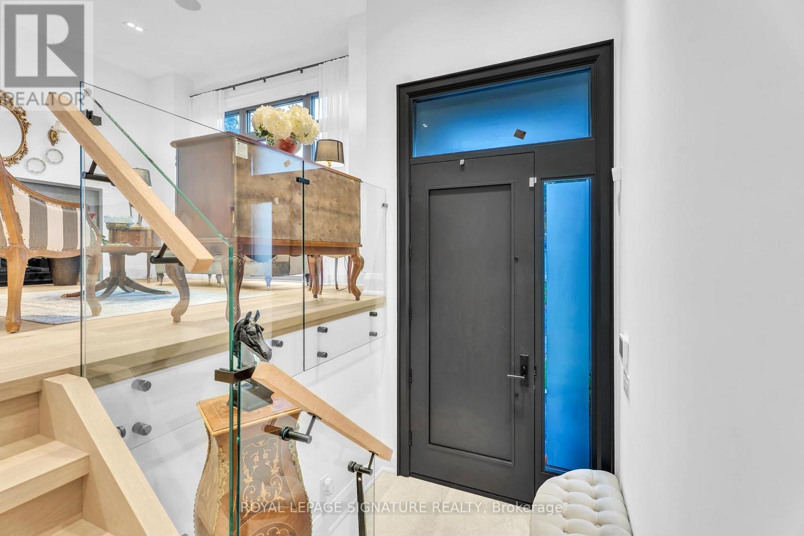 171 Elmwood Avenue, Toronto, Ontario  M2N 3M3 - Photo 2 - C12504954