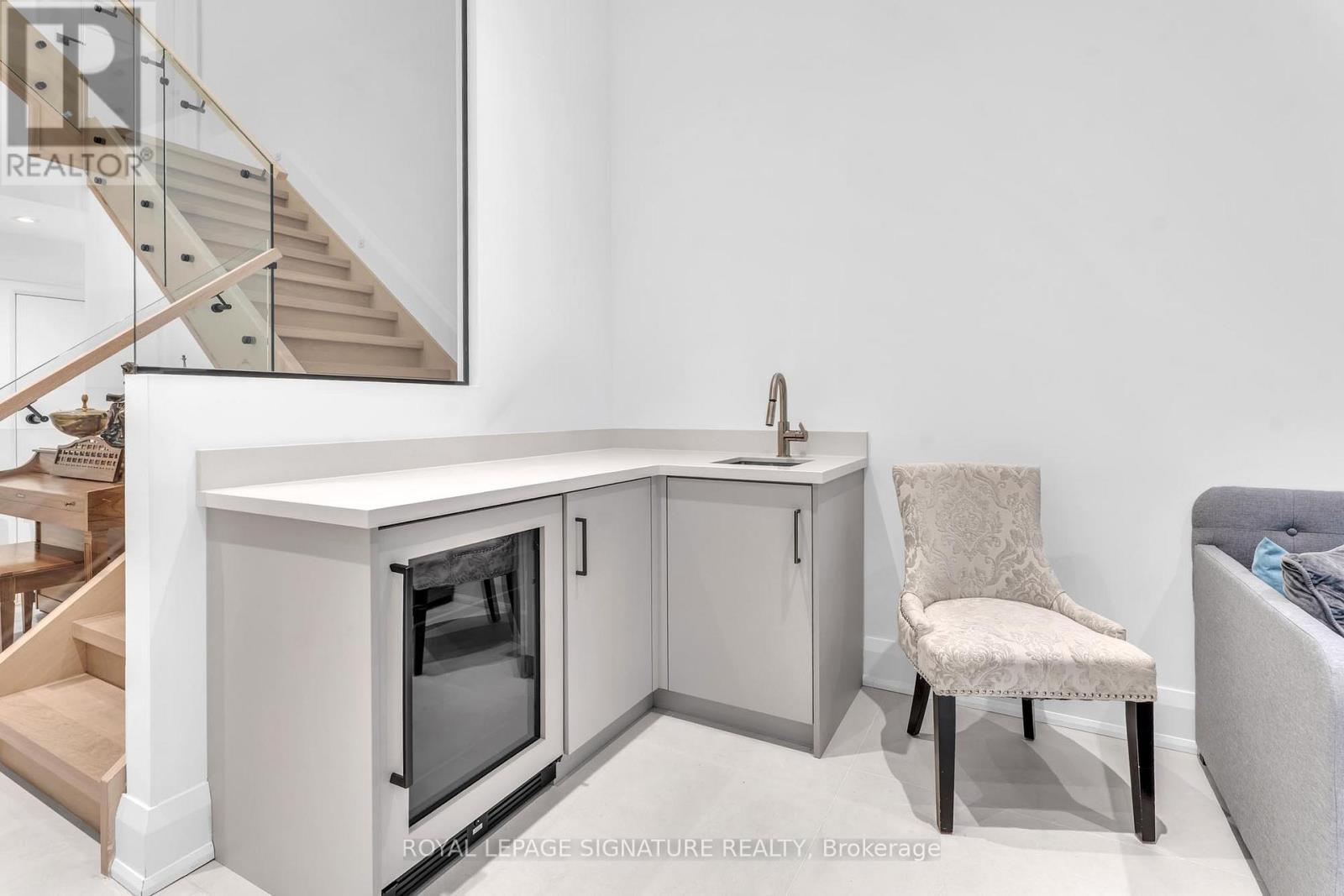 171 Elmwood Avenue, Toronto, Ontario  M2N 3M3 - Photo 21 - C12504954