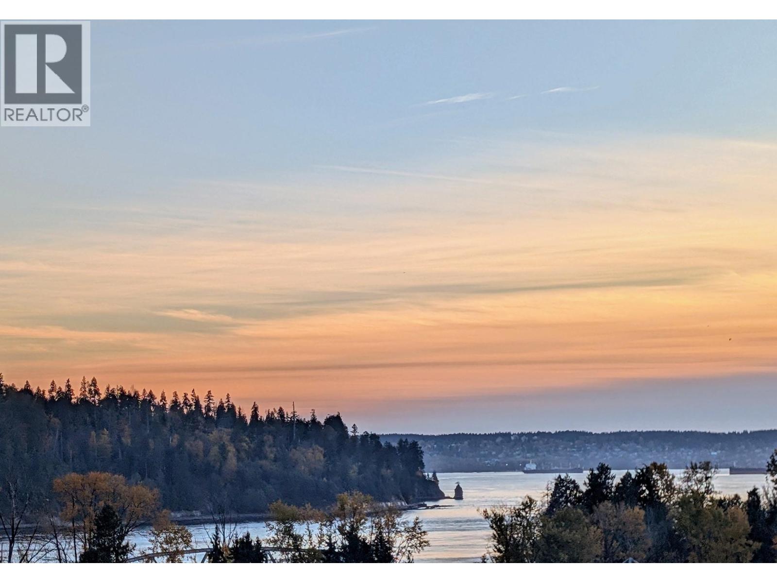 14E 328 TAYLOR WAY, West Vancouver, British Columbia