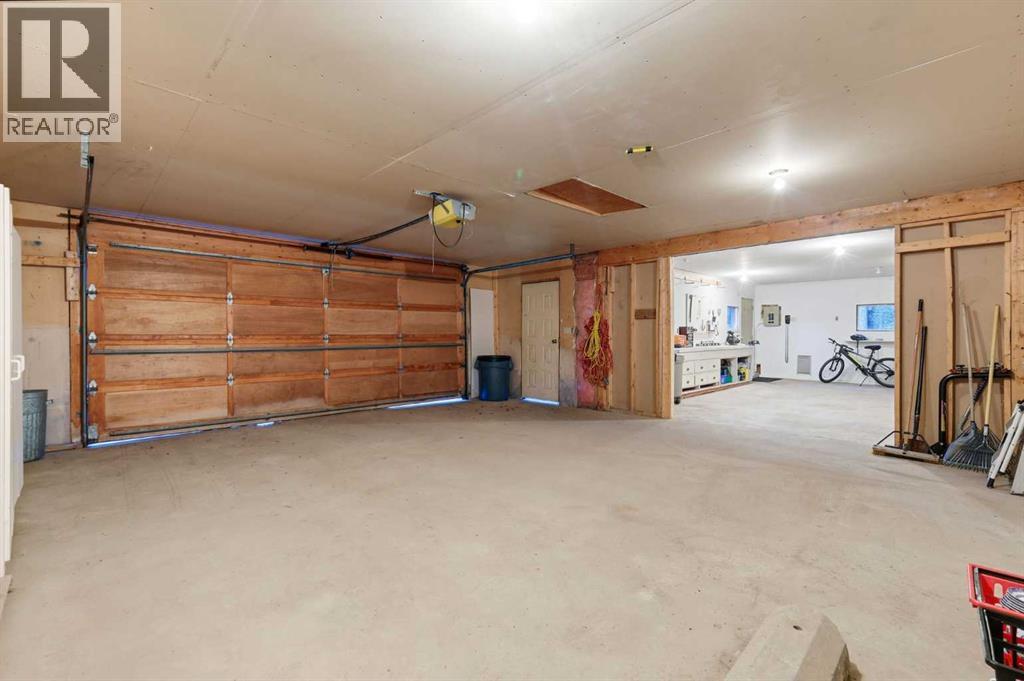 31 White Crescent, Bragg Creek, Alberta  T0L 0K0 - Photo 49 - A2266656