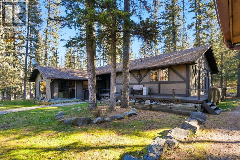 31 White Crescent, Bragg Creek, Alberta  T0L 0K0 - Photo 2 - A2266656