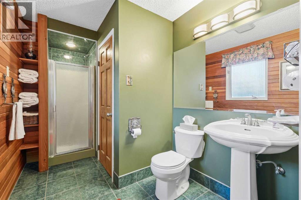 31 White Crescent, Bragg Creek, Alberta  T0L 0K0 - Photo 33 - A2266656