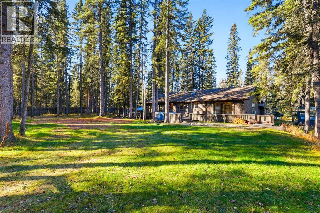 31 White Crescent, Bragg Creek, Alberta  T0L 0K0 - Photo 3 - A2266656