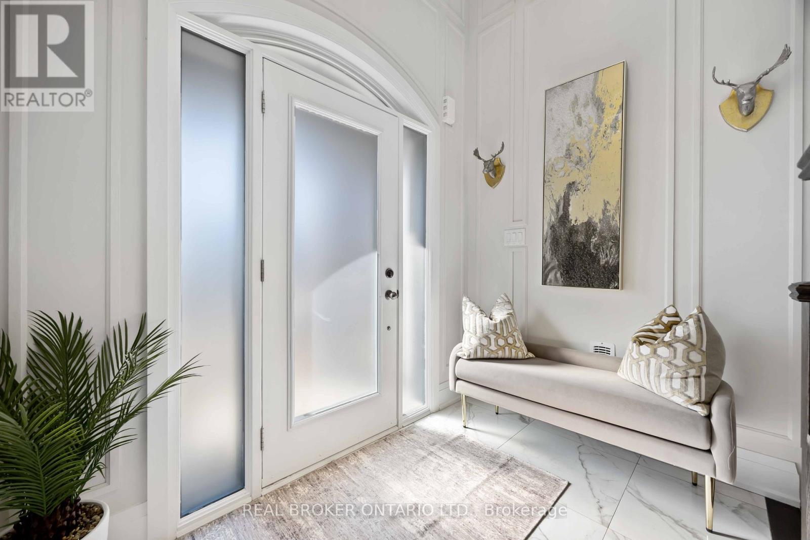 2236 Pemberton Way, Innisfil (Churchill), Ontario  L0L 1K0 - Photo 9 - N12504894