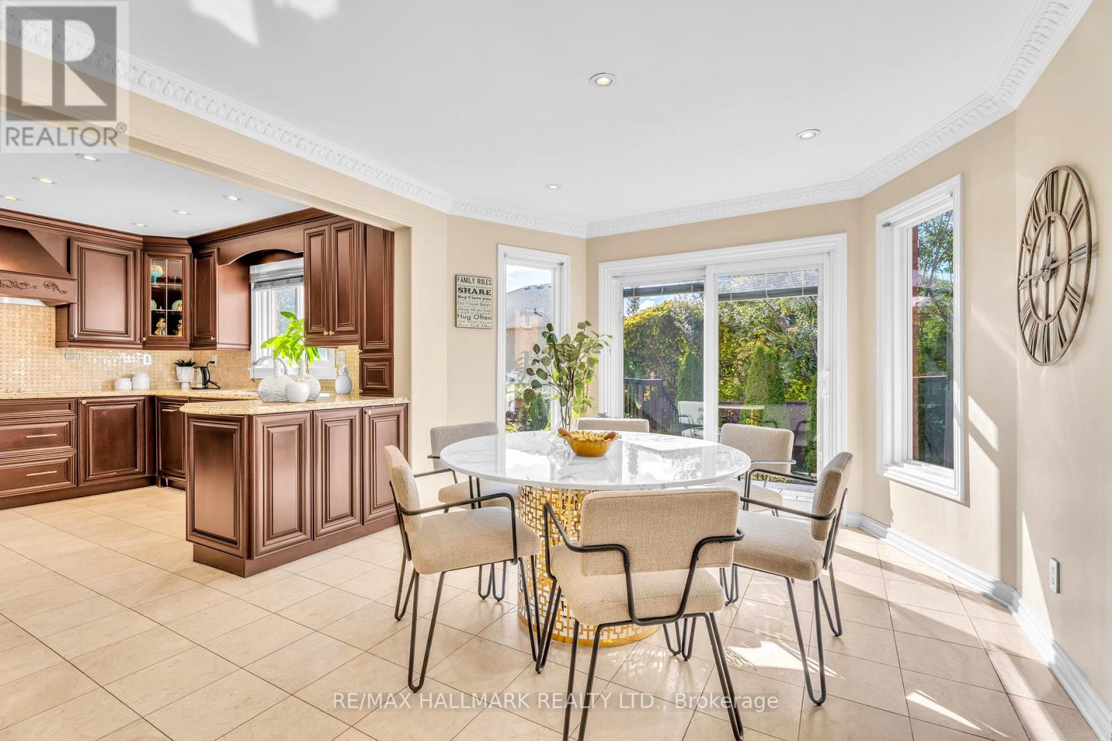 22 Larratt Ln Avenue, Richmond Hill, Ontario  L4C 9H9 - Photo 17 - N12504904