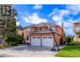 22 Larratt Ln Avenue, Richmond Hill (Westbrook), Ca