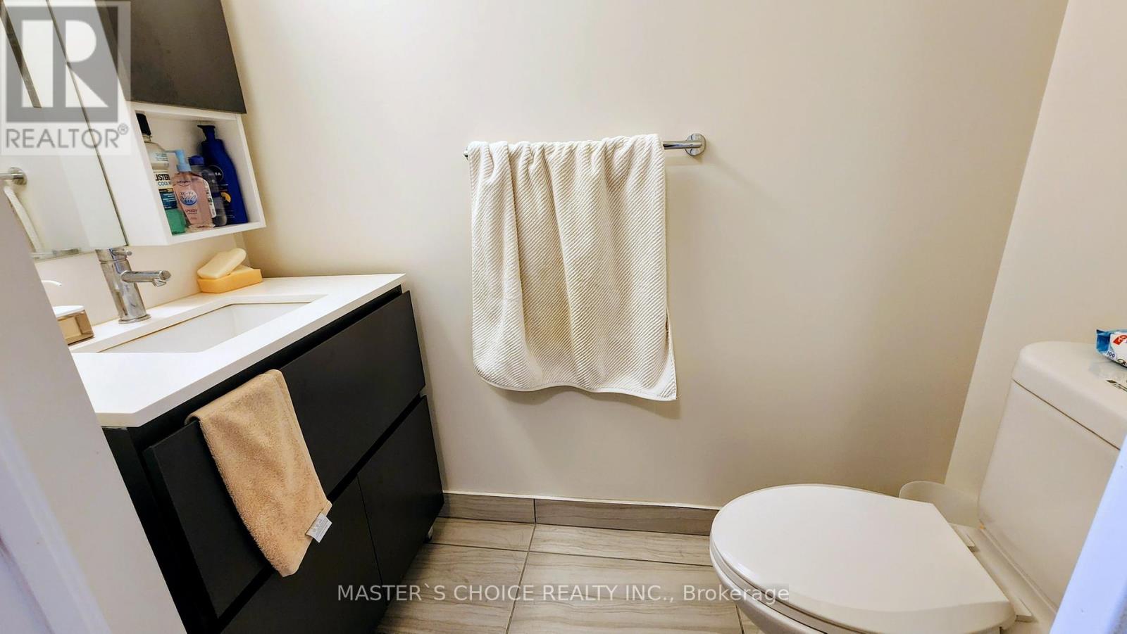 318 - 15 Water Walk Drive, Markham, Ontario  L6G 0G2 - Photo 12 - N12504908