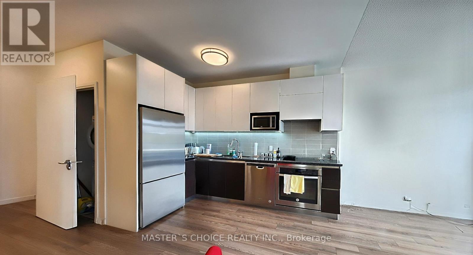 318 - 15 Water Walk Drive, Markham, Ontario  L6G 0G2 - Photo 3 - N12504908