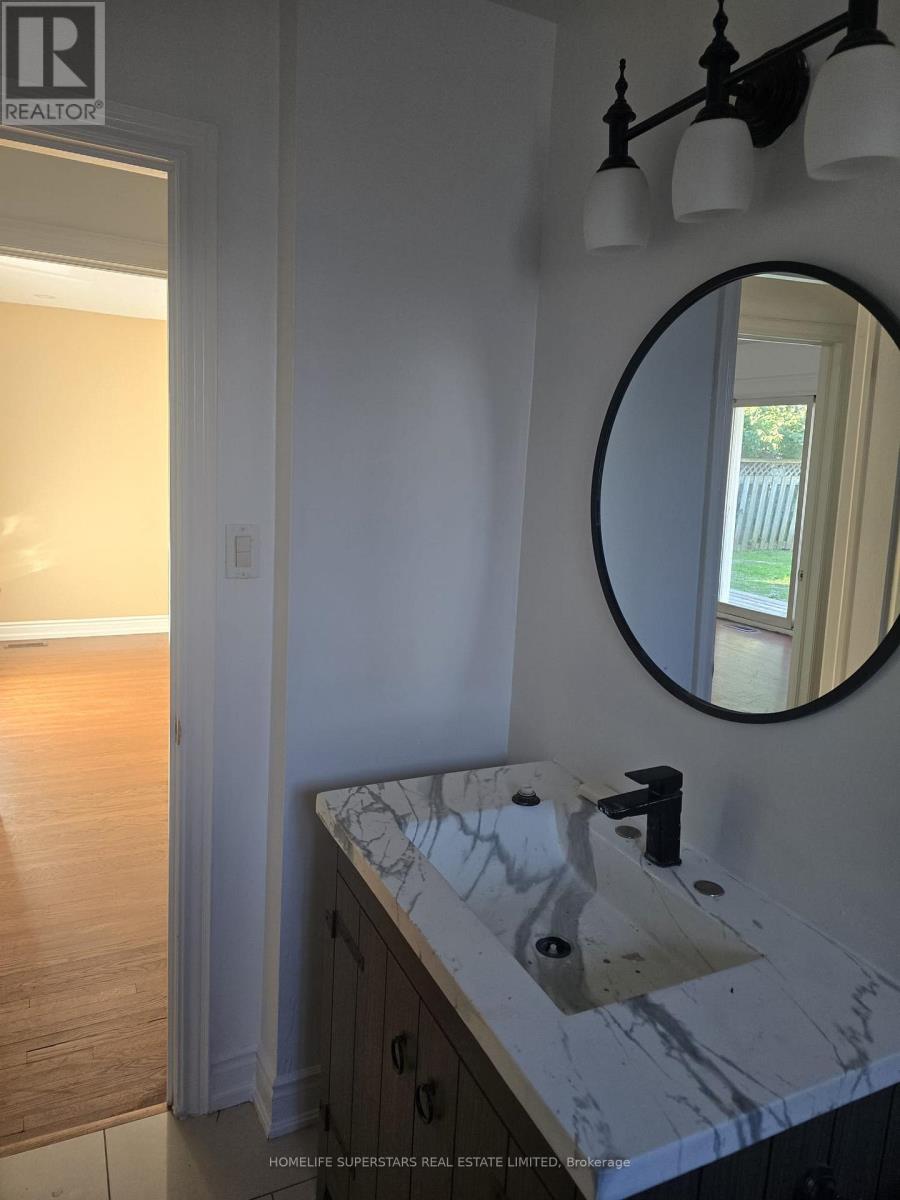 73 Adeline Avenue, New Tecumseth (Tottenham), Ontario  L0G 1W0 - Photo 10 - N12504968