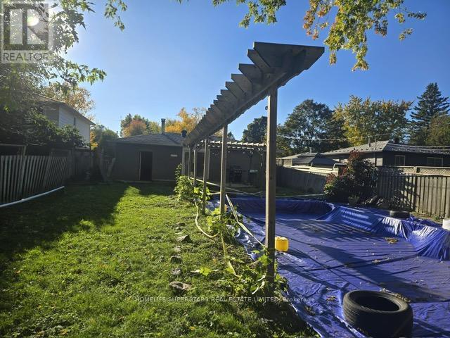 73 Adeline Avenue, New Tecumseth (Tottenham), Ontario  L0G 1W0 - Photo 2 - N12504968