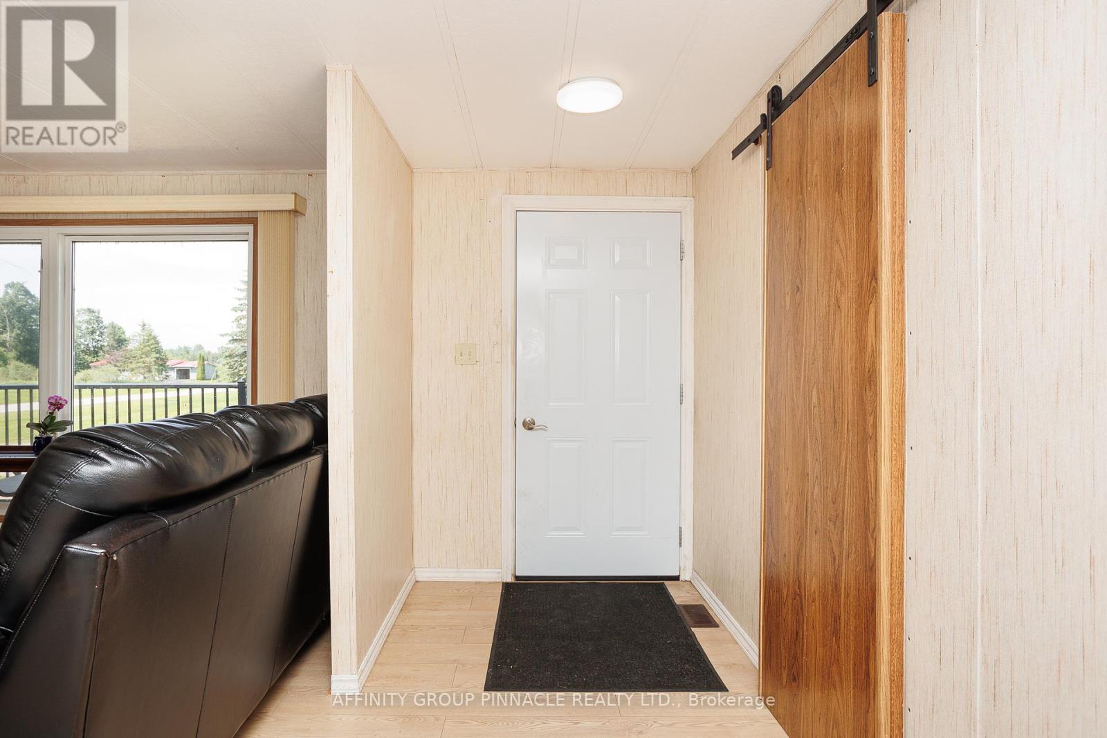 18 Vista Drive, Kawartha Lakes, Ontario K9V 4R1 - Photo 8 - X12241740