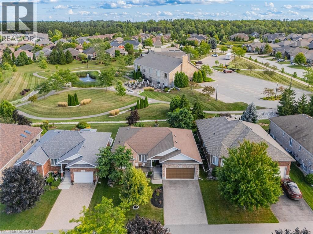 152 DEVONSHIRE Drive Unit# 18, New Hamburg, Ontario