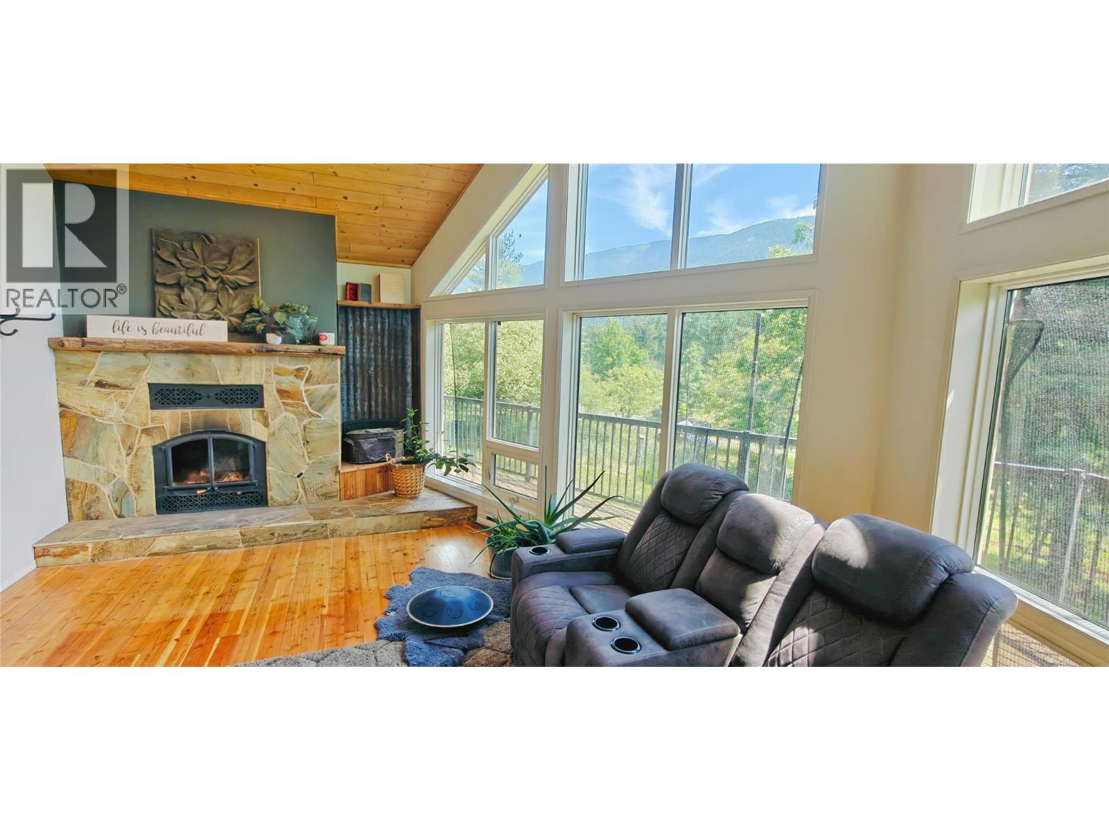 6702 Appledale Lower Road, Winlaw, British Columbia  V0G 2J0 - Photo 14 - 10351339