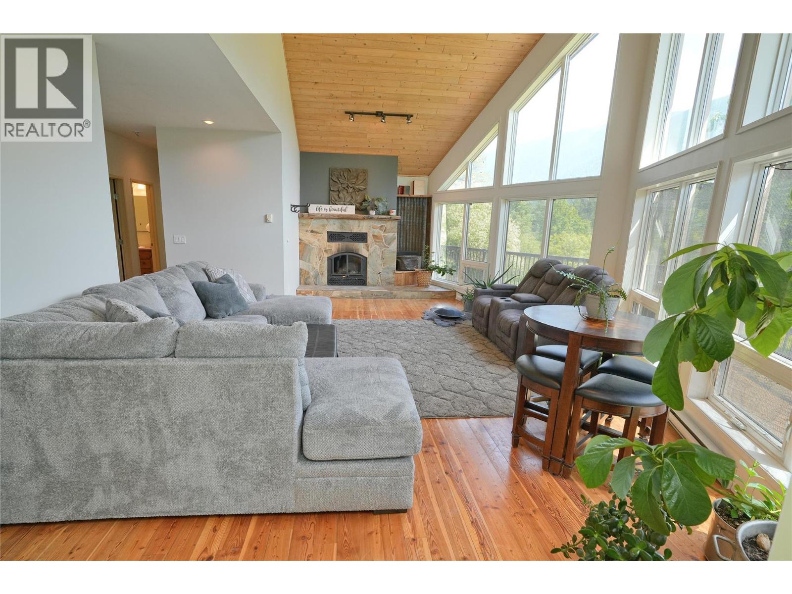 6702 Appledale Lower Road, Winlaw, British Columbia  V0G 2J0 - Photo 13 - 10351339