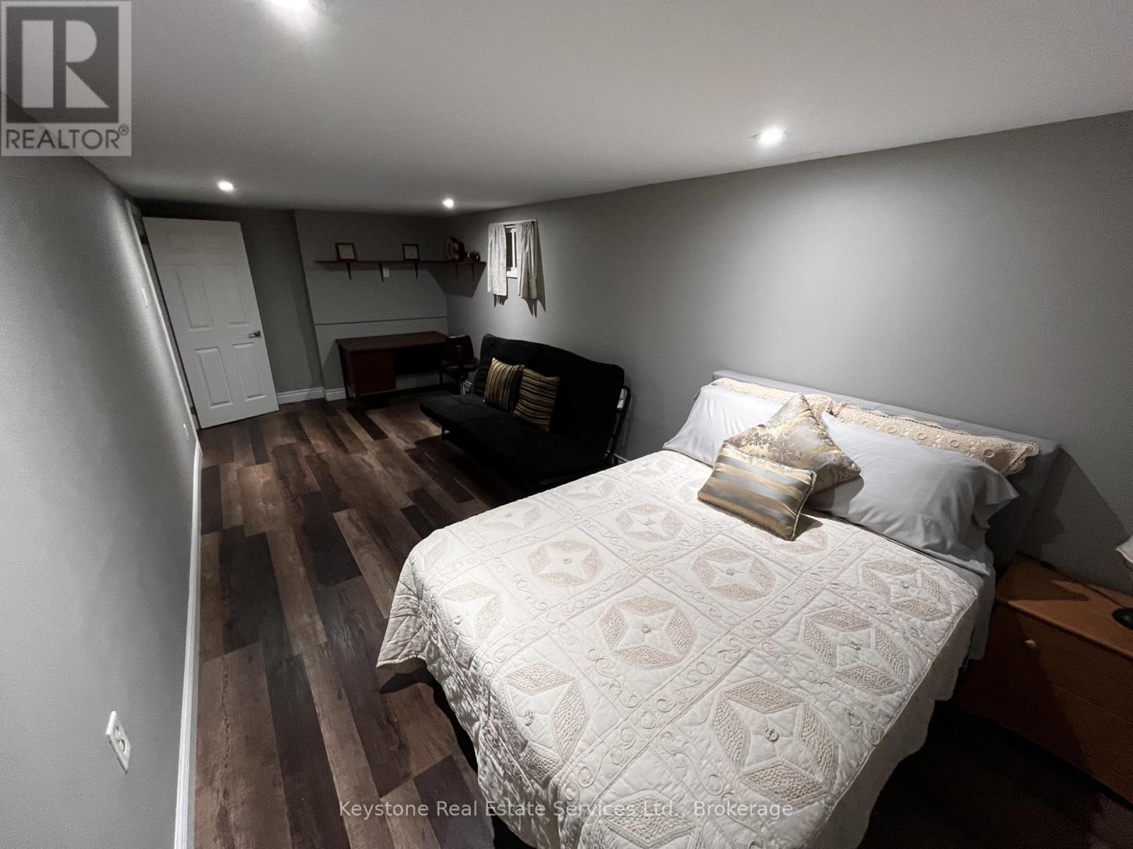 Lower Level - 426 Seabourne Drive S, Oakville, Ontario  L6L 4G2 - Photo 3 - W12474711