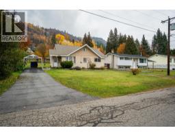 720 11th Avenue, montrose, British Columbia