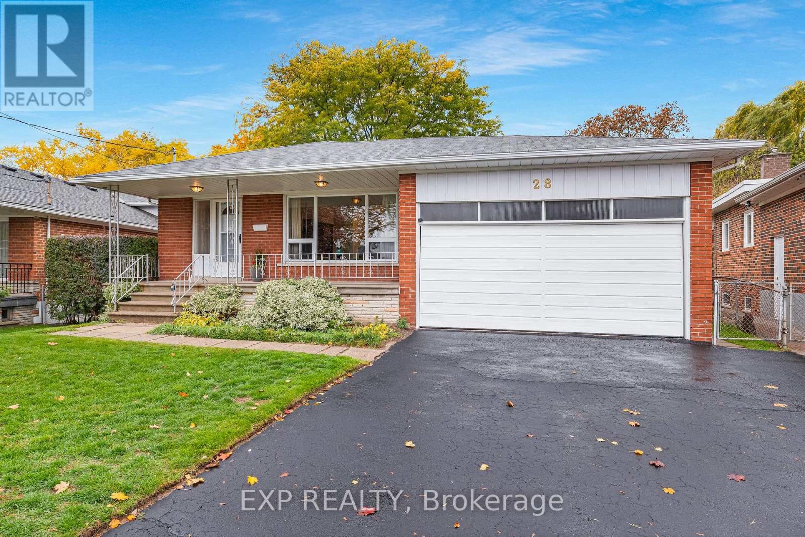 28 AVIEMORE DRIVE, Toronto, Ontario