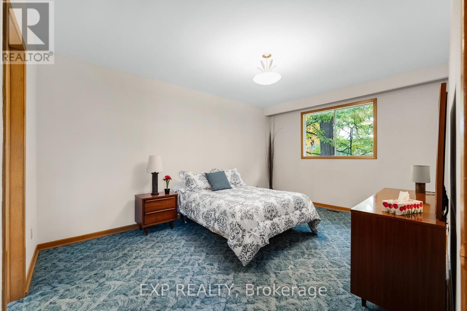 28 Aviemore Drive, Toronto, Ontario  M9L 2L5 - Photo 18 - W12496228