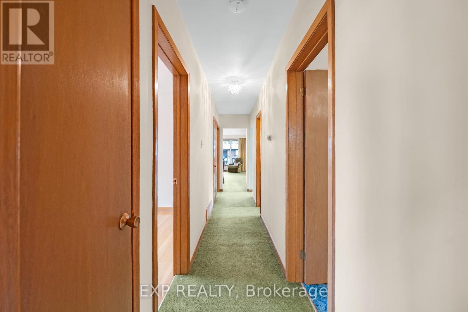 28 Aviemore Drive, Toronto, Ontario  M9L 2L5 - Photo 21 - W12496228