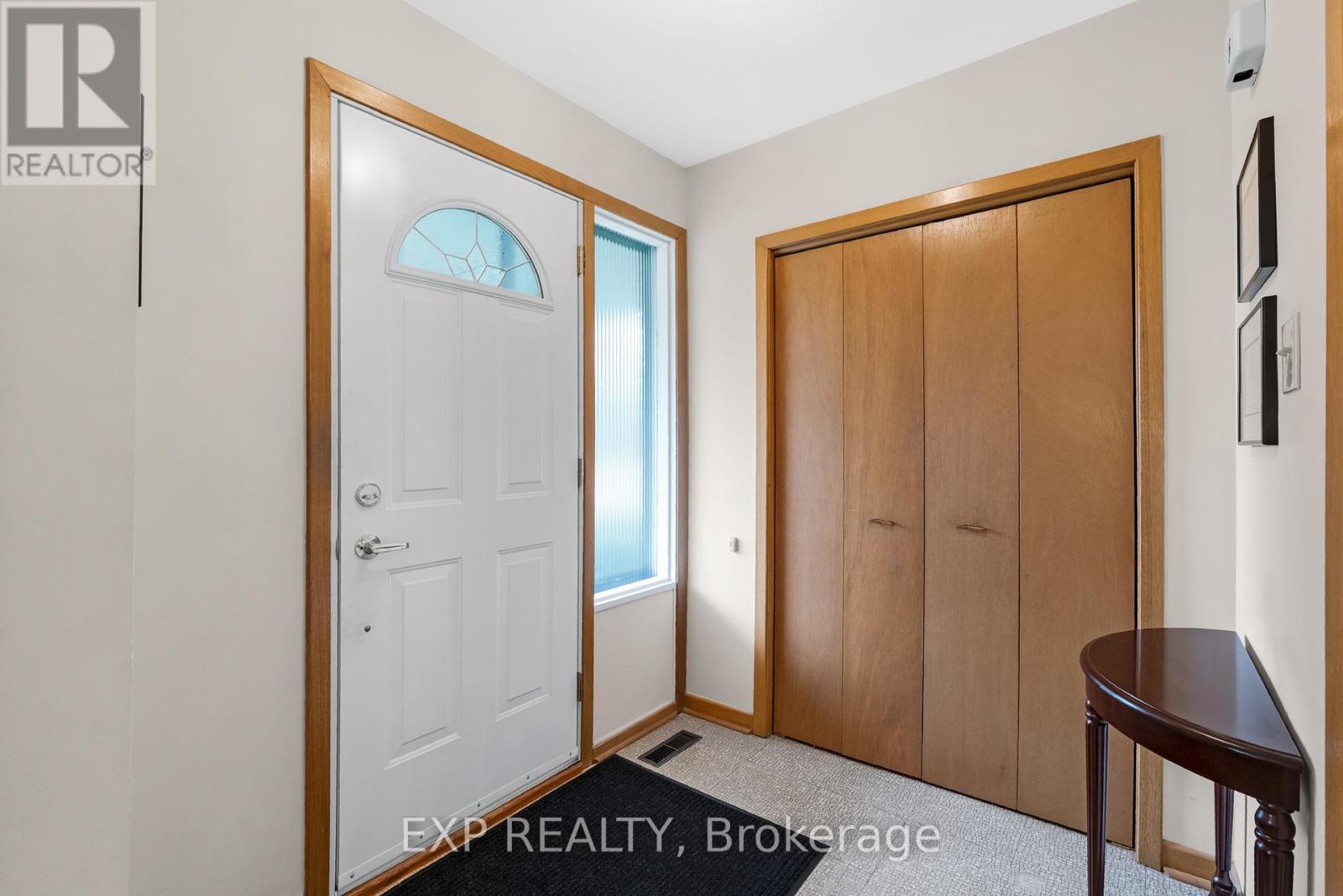 28 Aviemore Drive, Toronto, Ontario  M9L 2L5 - Photo 3 - W12496228