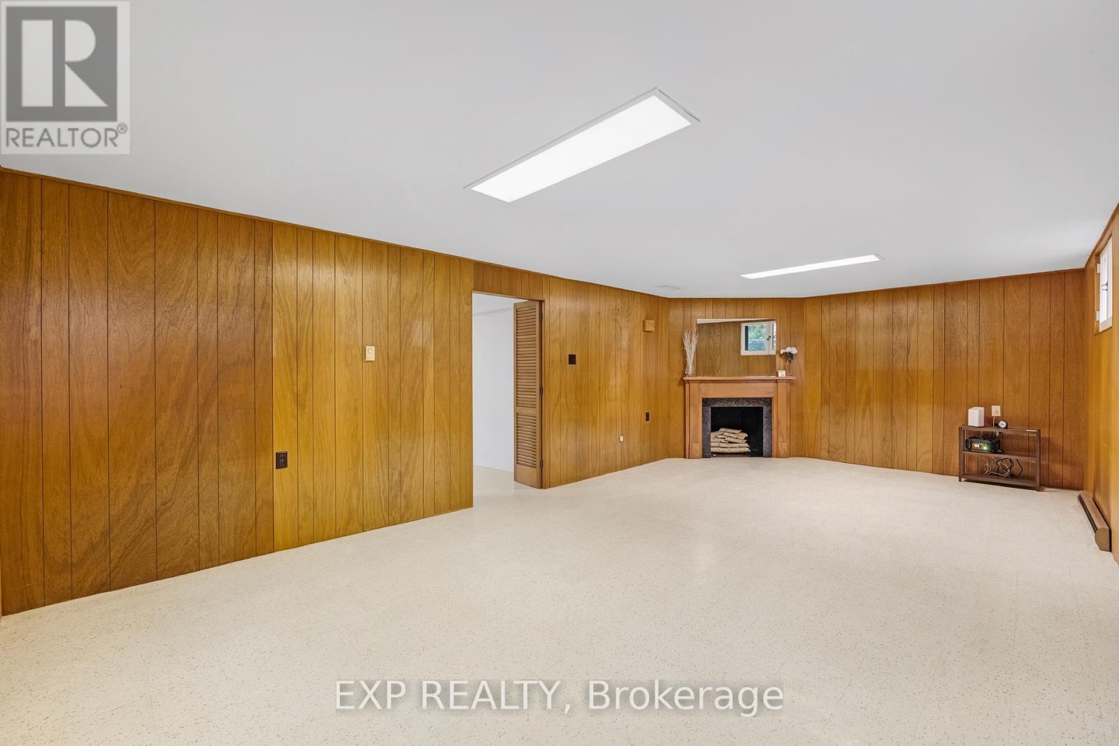 28 Aviemore Drive, Toronto, Ontario  M9L 2L5 - Photo 35 - W12496228