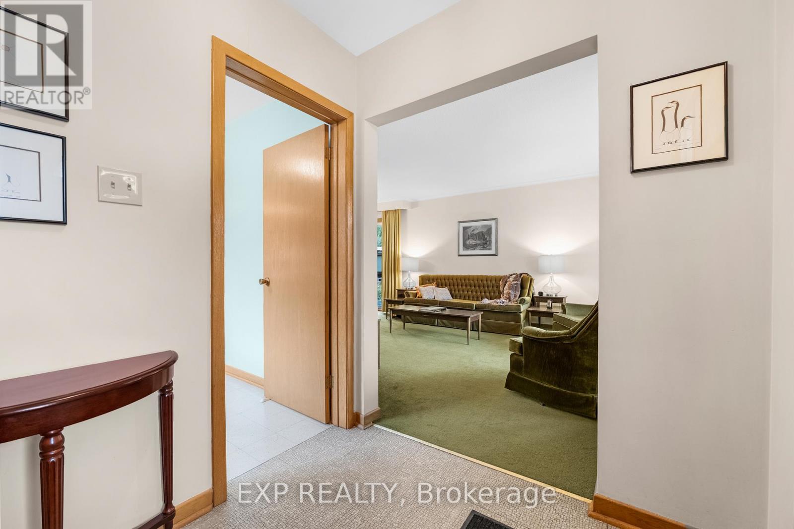 28 Aviemore Drive, Toronto, Ontario  M9L 2L5 - Photo 4 - W12496228