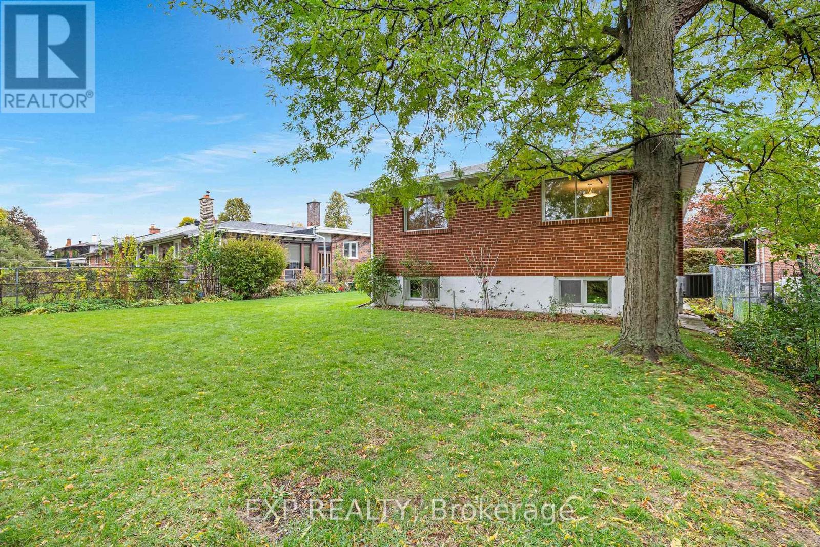 28 Aviemore Drive, Toronto, Ontario  M9L 2L5 - Photo 42 - W12496228