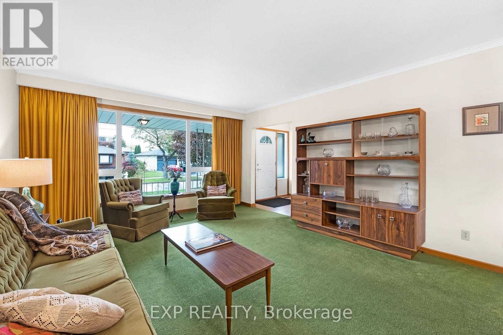 28 Aviemore Drive, Toronto, Ontario  M9L 2L5 - Photo 8 - W12496228